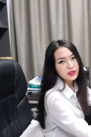 Không – Không: Sếp Nữ Cực Gắt Bị Dập Tới Bến: Đêm Hoang Dại Không Lối Thoát!