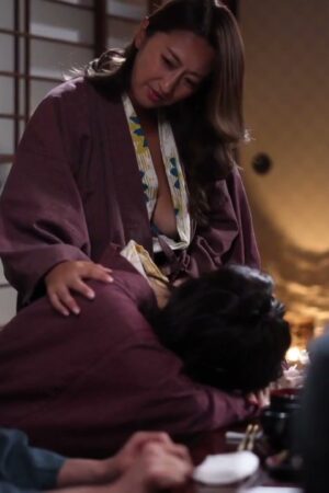 Rena fukiishi JUQ-929: Mẹ vợ dâm đãng bị con rể dồn dập đến kiệt sức!